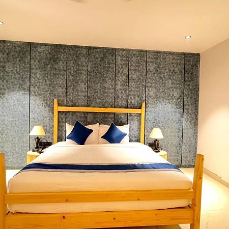 V Hotels And Resorts Chirala 外观 照片
