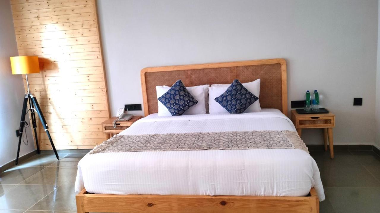 V Hotels And Resorts Chirala 外观 照片