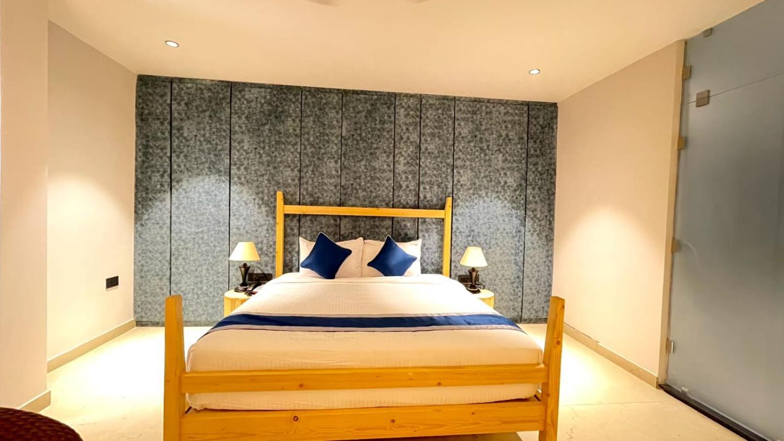 V Hotels And Resorts Chirala 外观 照片